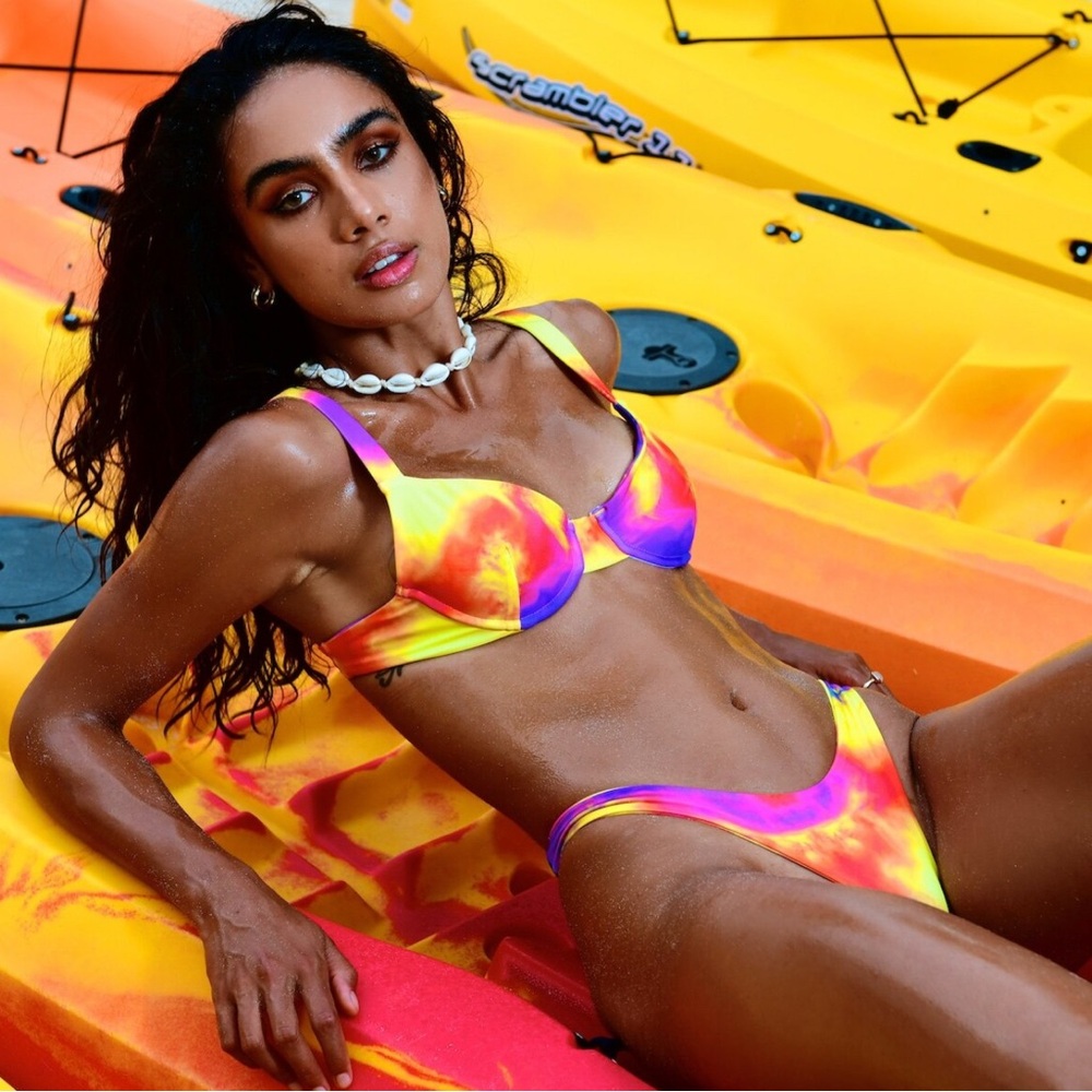 Moana bikini cali bra top and scrunch bottoms